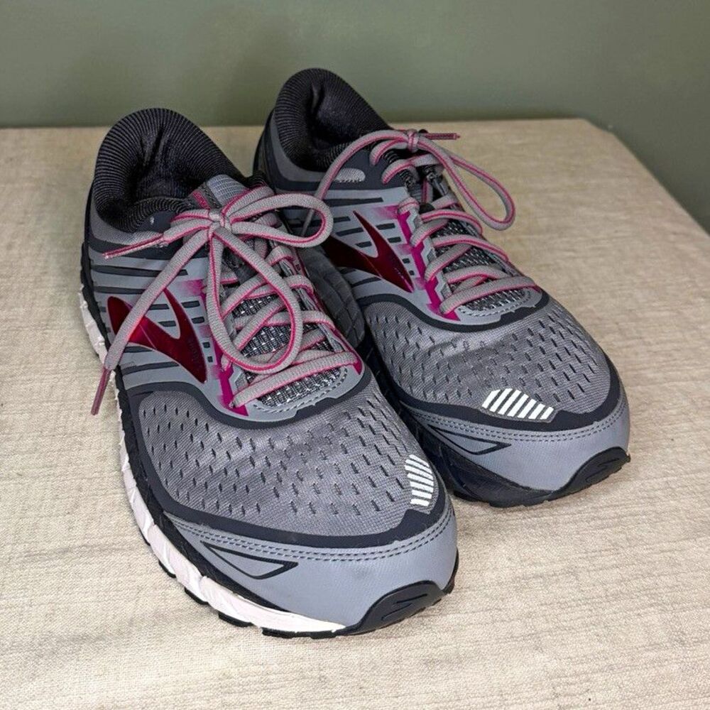 Brooks Gray Pink Black White Lace Up Low Top Athletic Sneaker Running Walking